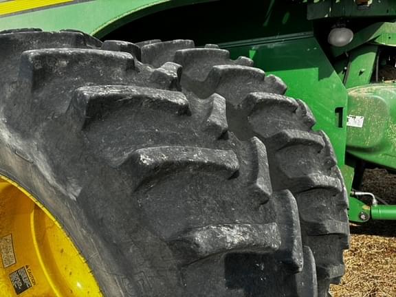 Image of John Deere S680 equipment image 4