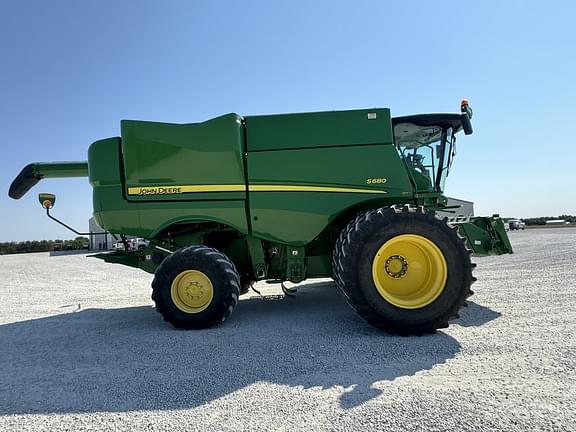 Image of John Deere S680 equipment image 2