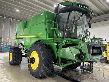 Main image John Deere S680
