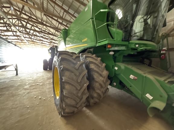 2017 John Deere S680 Equipment Image0