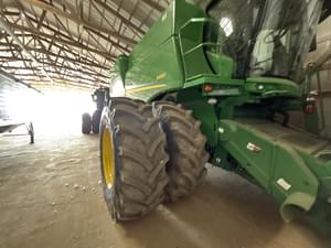 2017 John Deere S680 Image