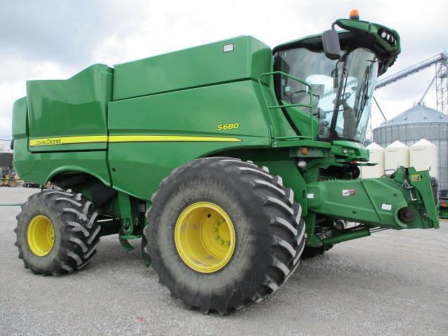 Image of John Deere S680 equipment image 1