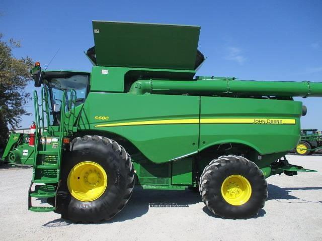 Image of John Deere S680 equipment image 2