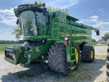 Main image John Deere S680