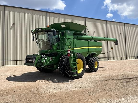 Image of John Deere S680 Primary image