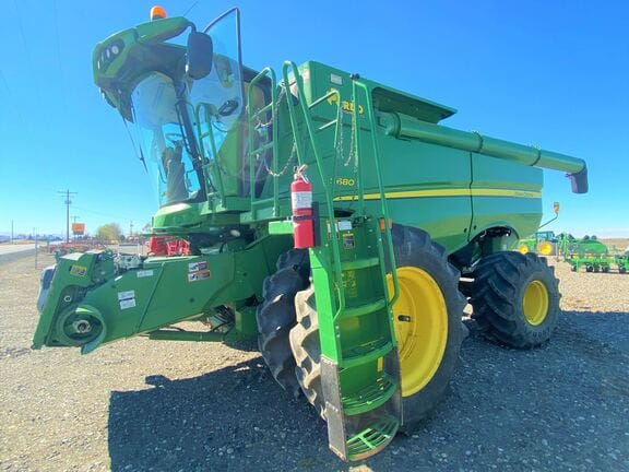 Main image John Deere S680