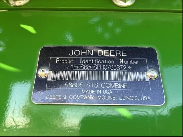 Image of John Deere S680 equipment image 1