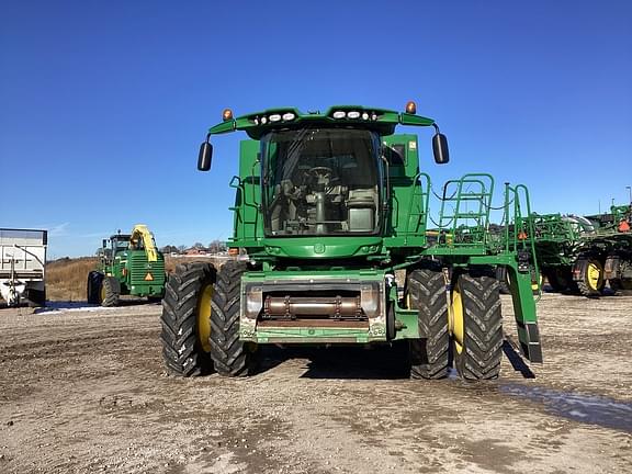 Image of John Deere S680 equipment image 1