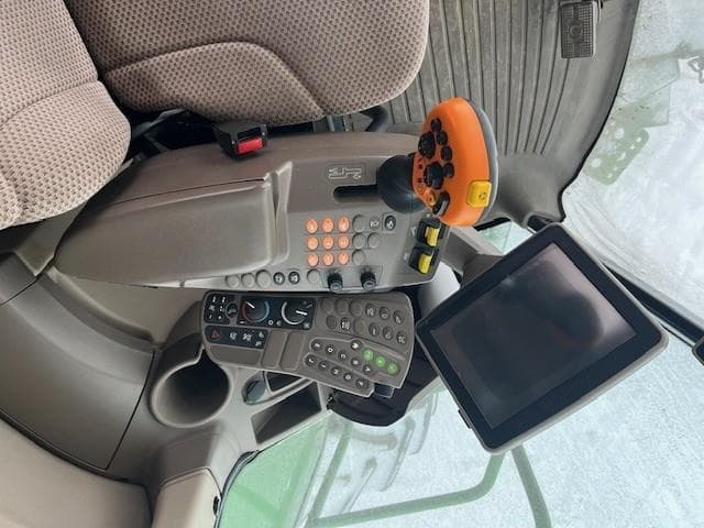 Image of John Deere S680 equipment image 3