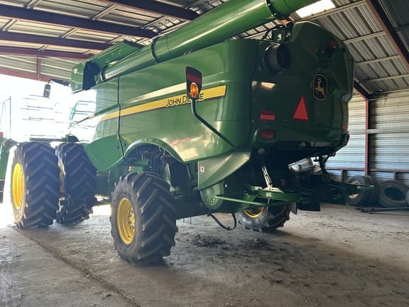 Image of John Deere S680 equipment image 3