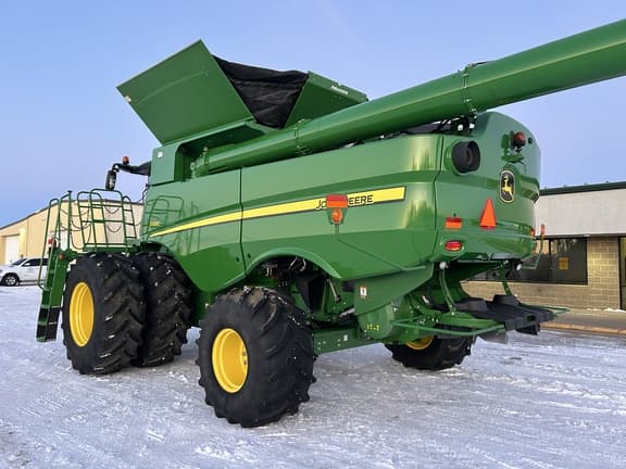 Image of John Deere S680 equipment image 3