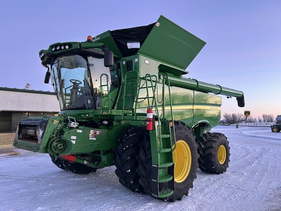 Main image John Deere S680