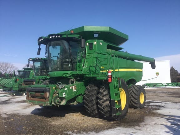 2017 John Deere S680 Image