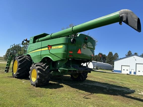 Image of John Deere S680 equipment image 3