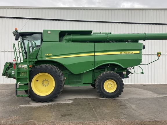 2017 John Deere S680 Image