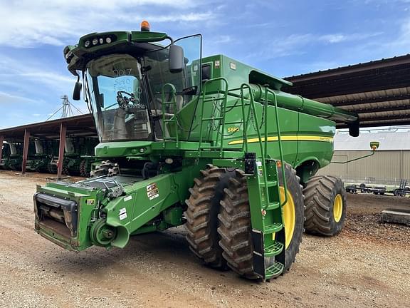 Image of John Deere S680 equipment image 1