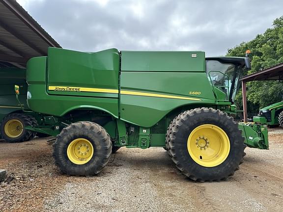 Image of John Deere S680 equipment image 2