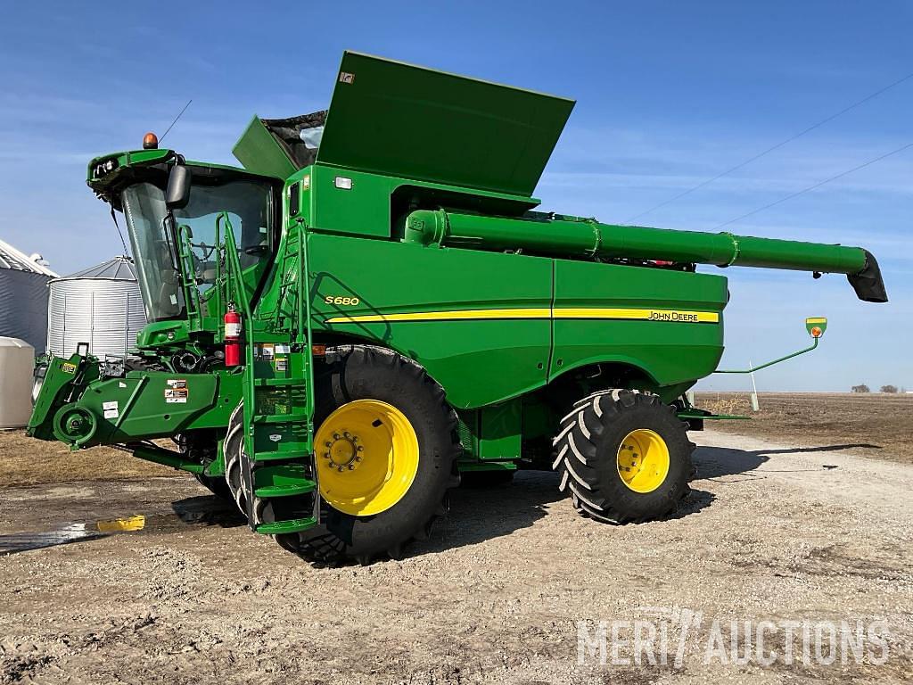 Image of John Deere S680 Primary image