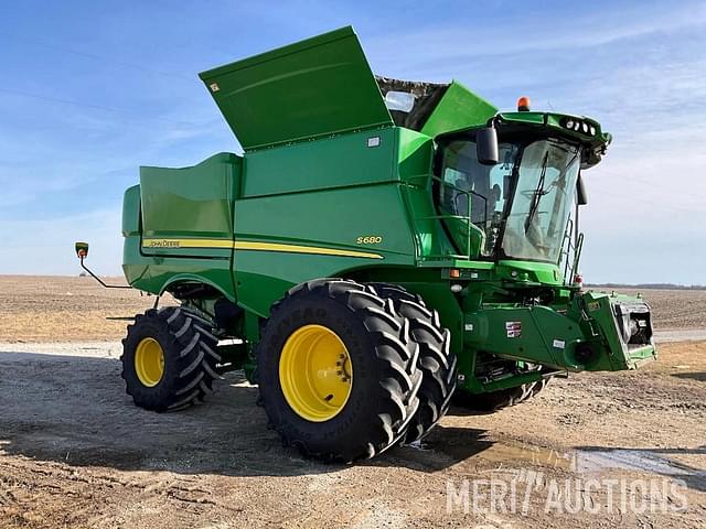 Image of John Deere S680 equipment image 1