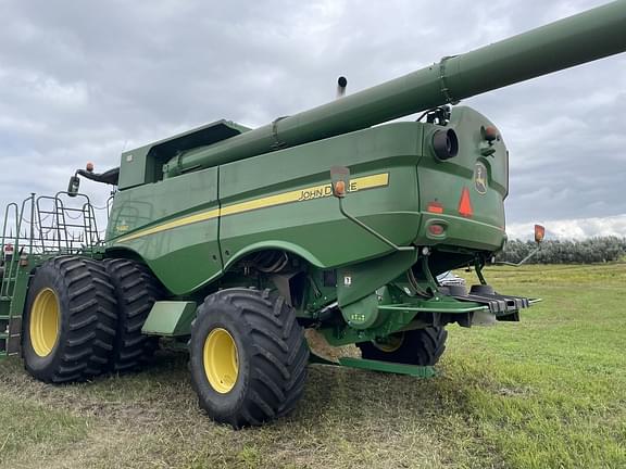 Image of John Deere S680 equipment image 3