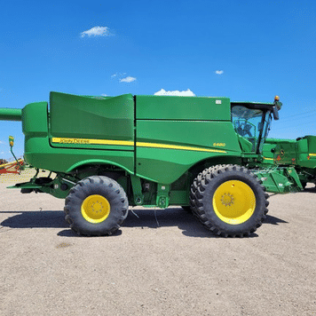 Main image John Deere S680
