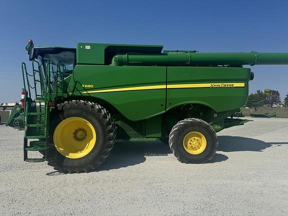 Image of John Deere S680 equipment image 2