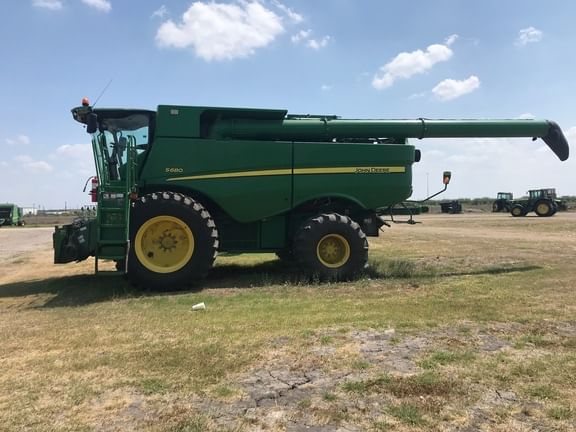 Main image John Deere S680