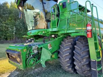Main image John Deere S680