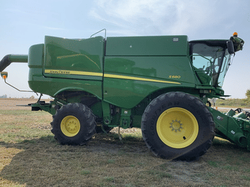 Main image John Deere S680