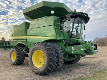 Main image John Deere S680