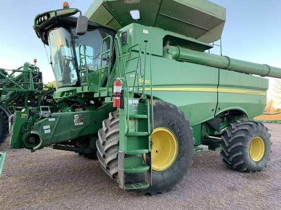 Main image John Deere S680