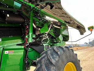 Main image John Deere S680 10