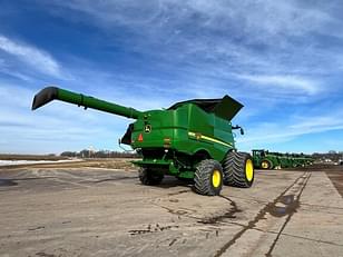 Main image John Deere S680 6