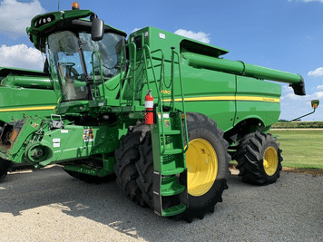 Main image John Deere S680