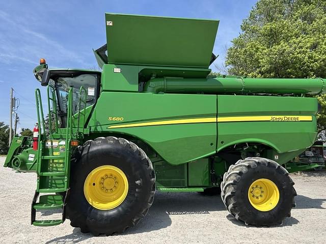 Image of John Deere S680 equipment image 2
