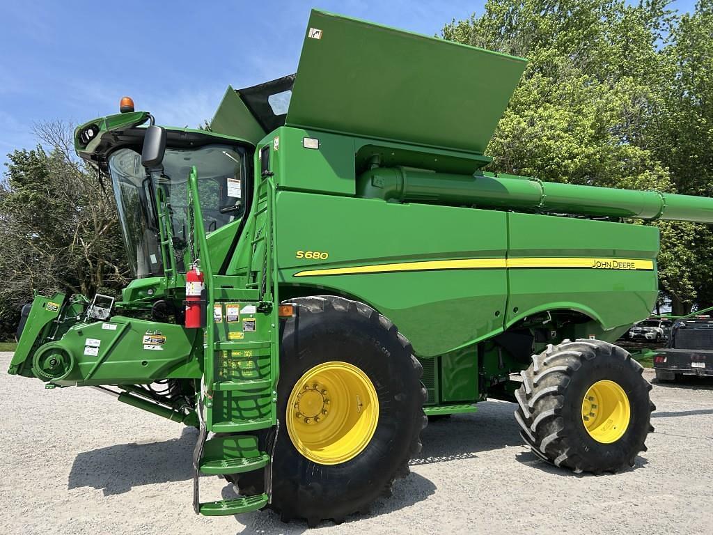 Image of John Deere S680 Primary image
