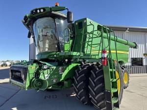 2017 John Deere S680 Image