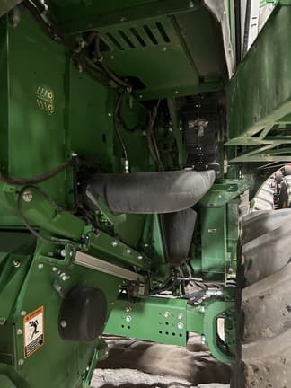 Image of John Deere S680 equipment image 3