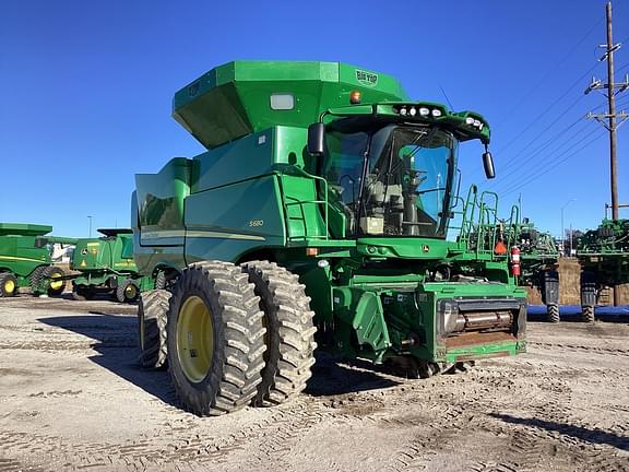 Image of John Deere S680 equipment image 1