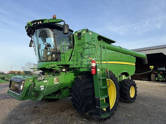 Image of John Deere S680 equipment image 1