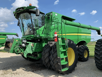 Main image John Deere S680