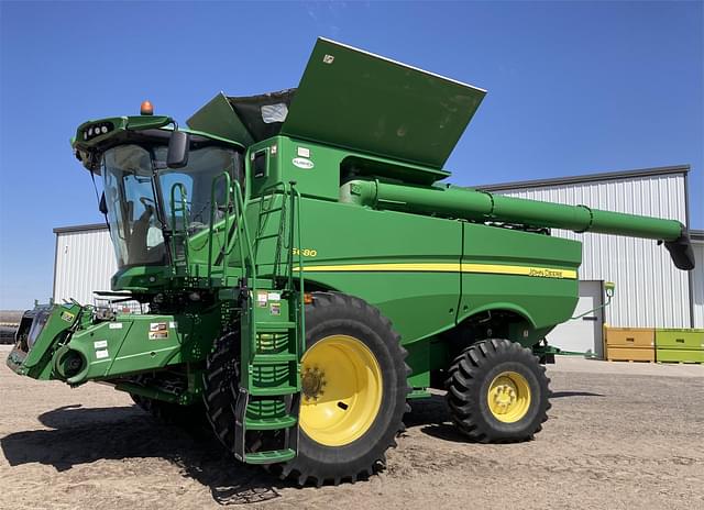 Image of John Deere S680 equipment image 2