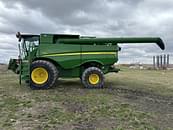 Thumbnail image John Deere S680 3