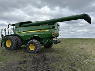 Main image John Deere S680 6