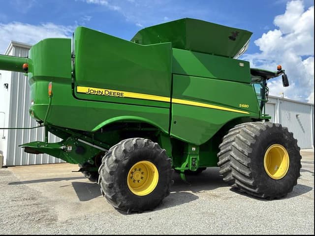 Image of John Deere S680 equipment image 2