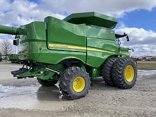 Main image John Deere S680 3