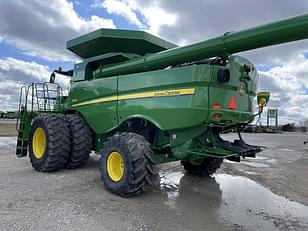 Main image John Deere S680 8