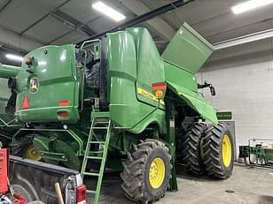 Main image John Deere S680 17