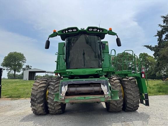 Image of John Deere S680 equipment image 2