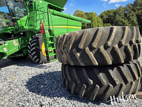 Image of John Deere S680 equipment image 2